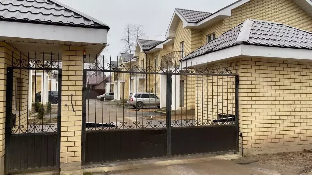 Грин парк салтыковка фото. Салтыковка коттеджный поселок грин парк. Таунхаусы в подмосковье. Таунхаус салтыковка грин парк. Балашиха таунхаусы.