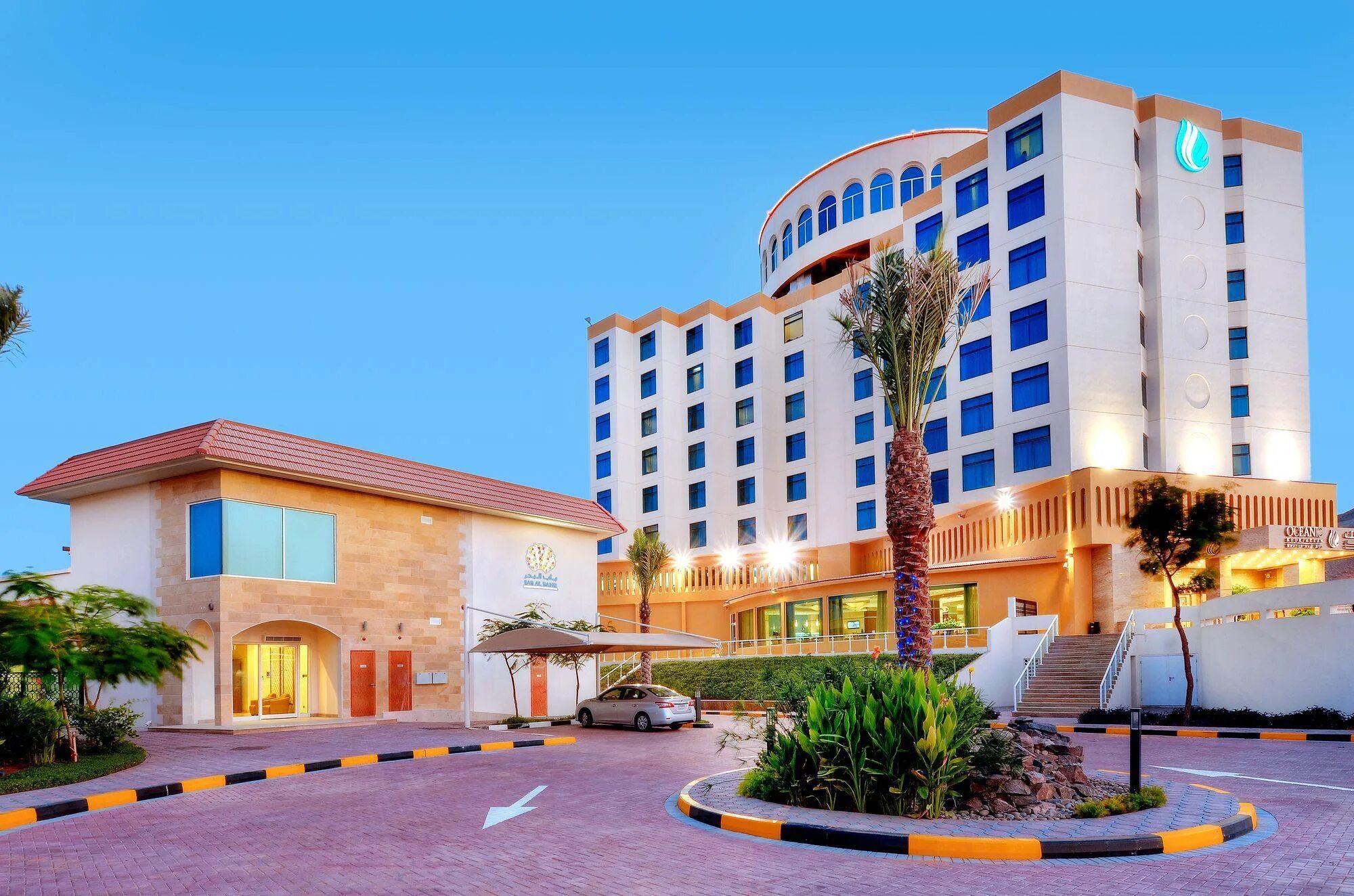 Oceanic khorfakkan resort spa оаэ. Океаник корфаккан резорт оаэ. отель океаник фуджейра. фуджейра отель океаник корфаккан. отель в дубае океаник.