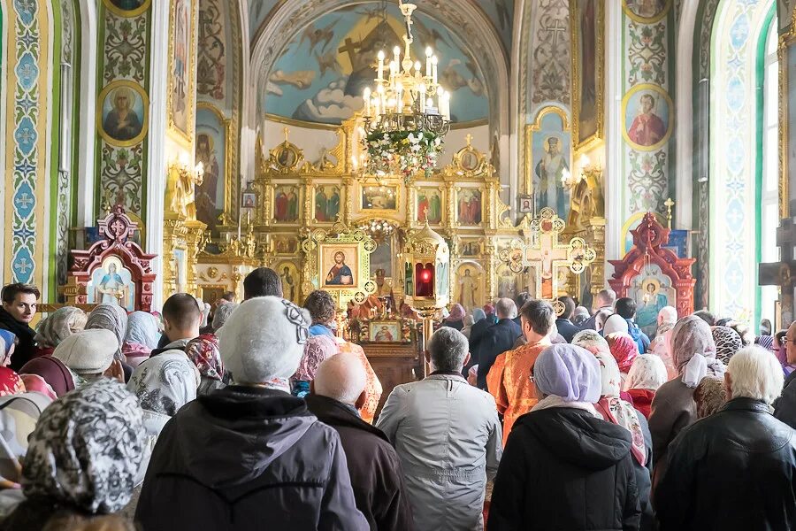 Певчие никитский храм калуга. Служба в никитском храме. Служба в никитском храме. Служба в никитском храме. Успенско никитский храм курск.