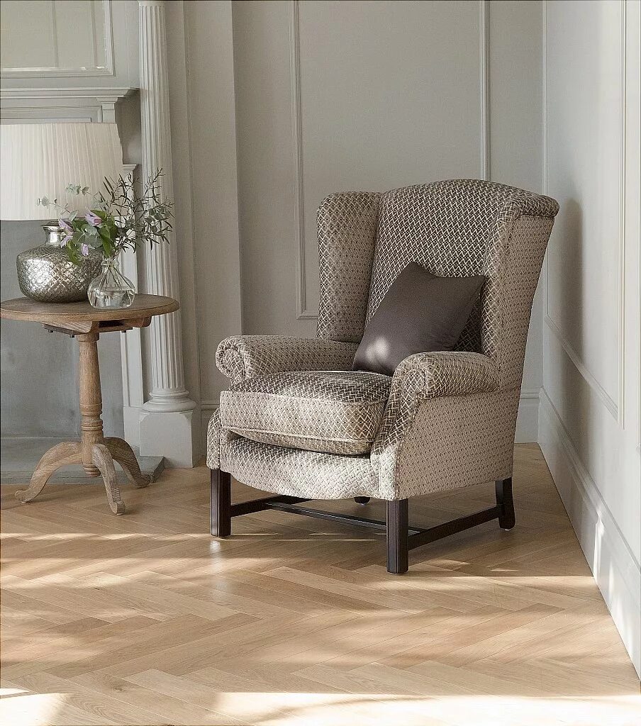 Купить кресло и столик. Кресло Parker Knoll: Froxfield.. Кресло Faberge Chair. Кресло Wingback Chair. Паркер нолловское кресло.