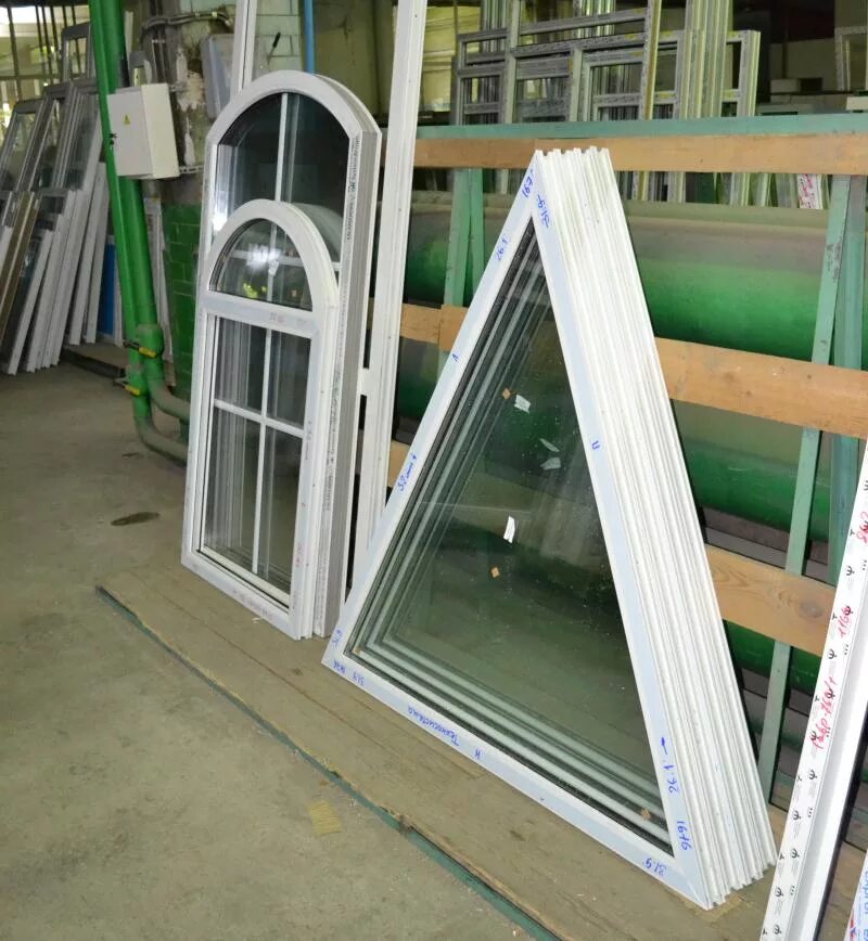 Треугольные пластиковые окна. Металлопластиковые конструкции. Пластиковые окна ПВХ. Нестандартные пластиковые окна. Окна купить производство