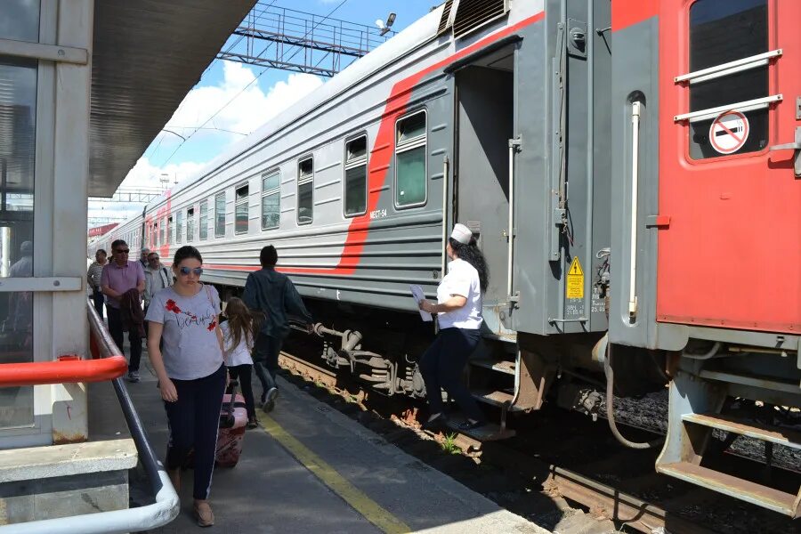 М61 поезд. Электричка Хабаровск. Поезд Владивосток. Проводницы поезда Москва Владивосток. Электропоездов хабаровск