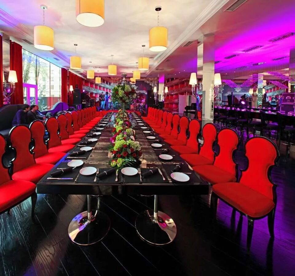 Teatro cafe. Caffe del teatro алматы. театралка ресторан алматы. кафе театро волжский. алматы кафе театральное.