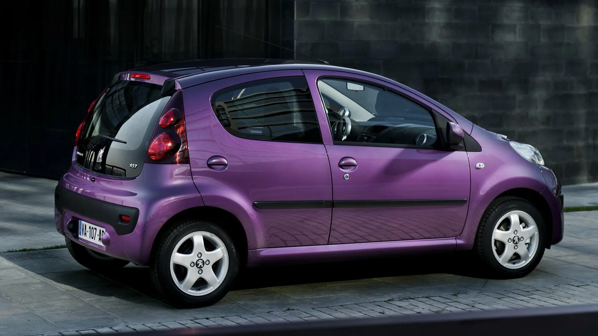 Малолитражки машины автомат марки. Пежо 107. Пежо малолитражка 107. Peugeot 107 Purple. Пежо 107 2022.