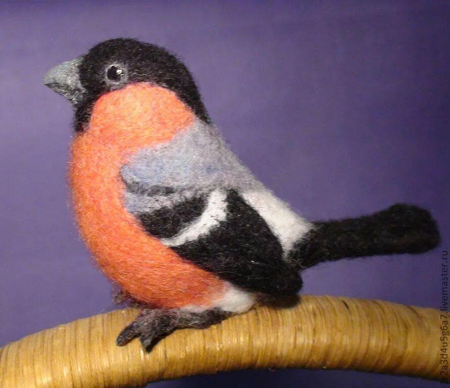 Снегирь акварелью. Брошь снегирь валяние мастер. Объемный снегирь на елку. Валяный снегирь. Снегирь в мастере.