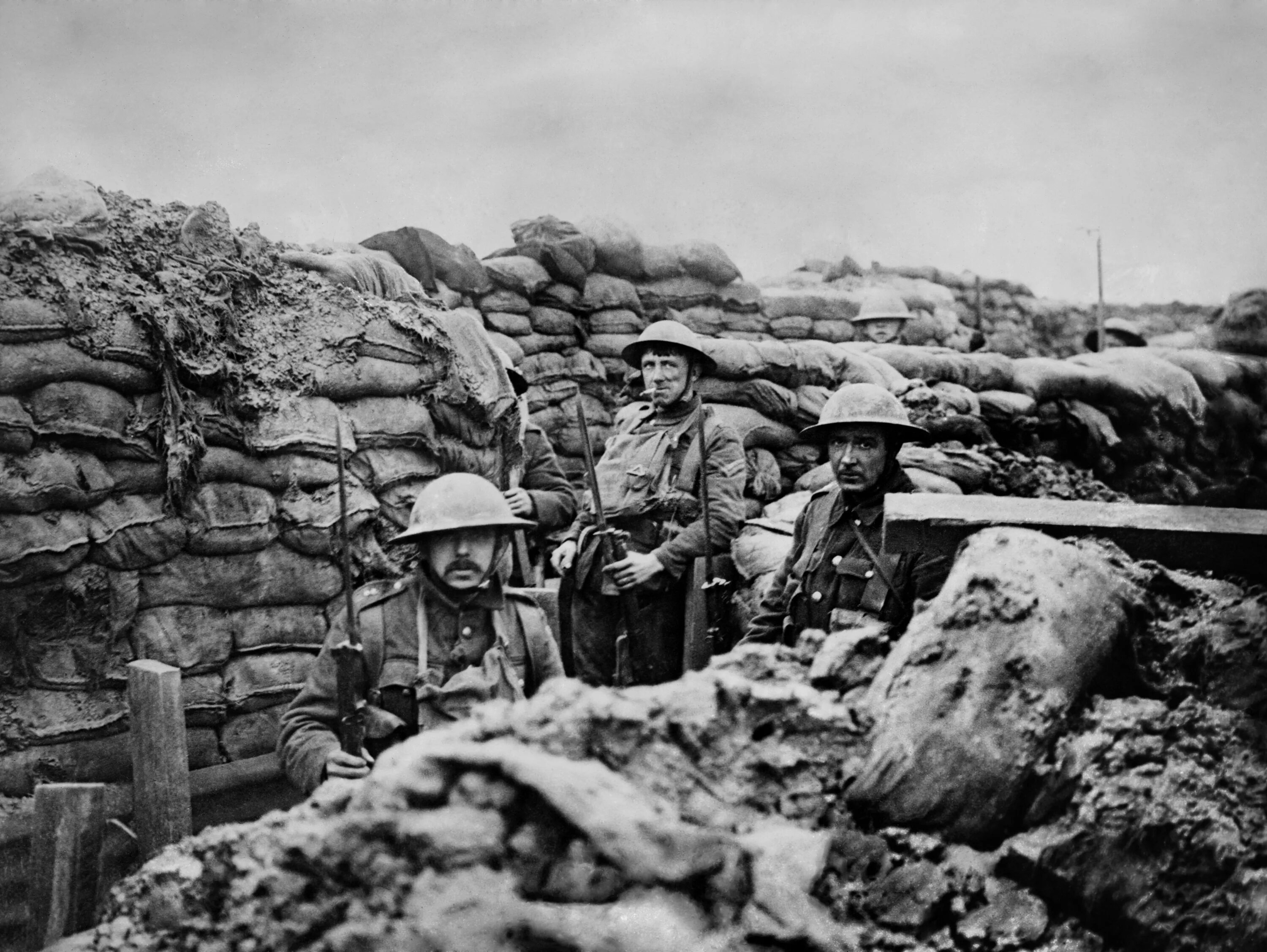 Как жили в первую мировую войну. Британский солдат ww1 1917 окопы. Британские солдаты в окопах 1 мировой.