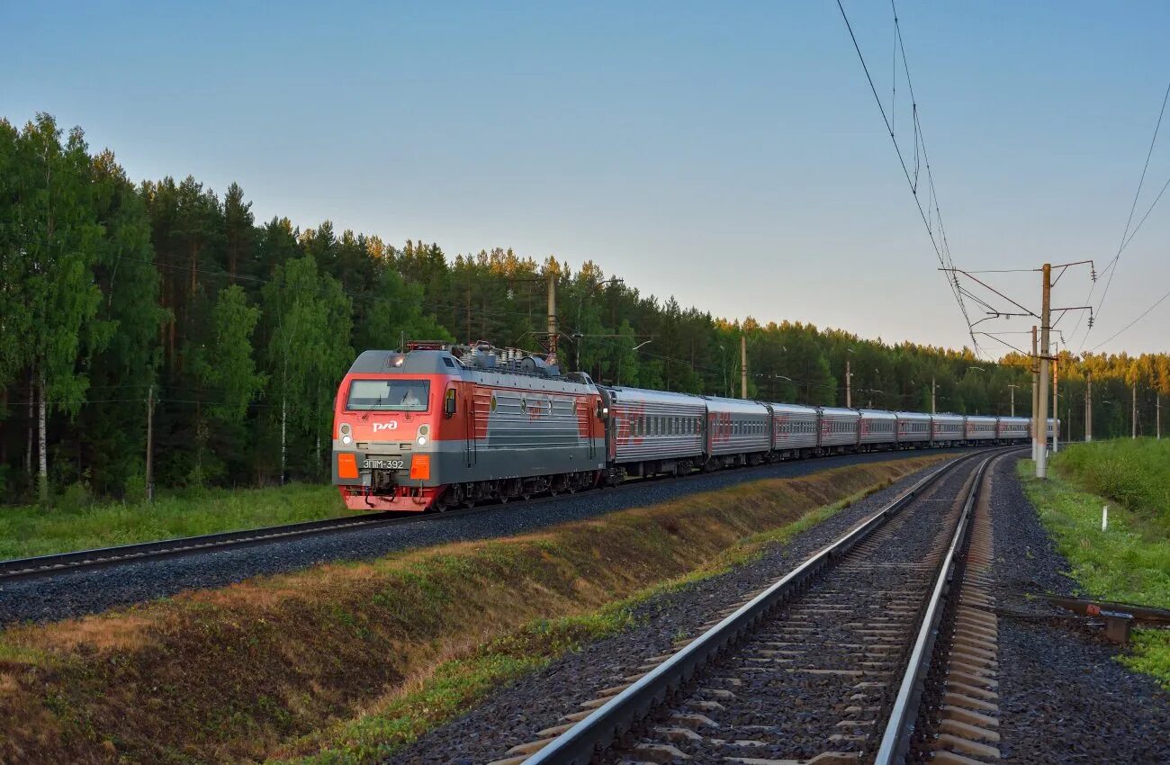 Электрички дзержинск 392 км сегодня. Электрички дзержинск 392 км сегодня. Поезд 392у купе. Эп1м 392. Поезд 392у.
