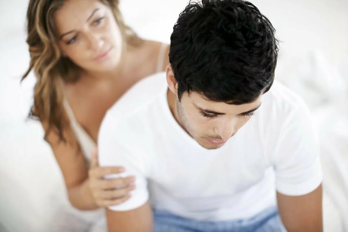 Мужина ижензина ссорябтся. Современная женщина. Парень охладел ко мне. Почему девушка охладела в отношениях. Ссора влюбленных.
