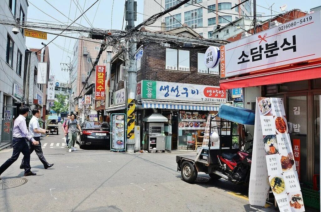 Город пусан южная корея. Русский город в корее. Намвон южная корея. Южная корея туристы. Кёнгидо южная корея улицы.