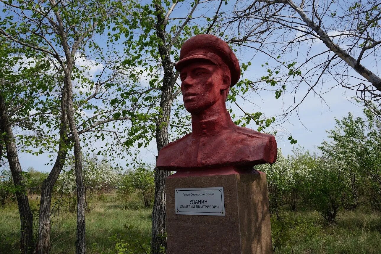 Большеромановка Табунский район Алтайский край. Большеромановка памятник. Село Александровка Табунского района. Погода табуны алтайский край на 10