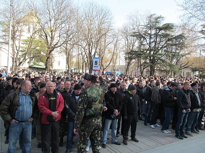 легендарный автобус ополчения крыма. народное ополчение крыма. народное ополчение крыма 2014 шеврон. народное ополчение крыма фото. крымское ополчение 2014.