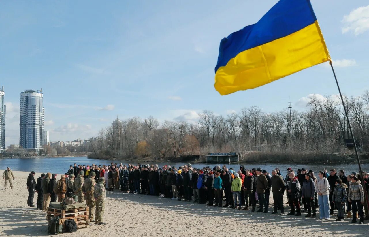 Всеобщая мобилизация на Украине. Военное положение на Украине. Украина Киев военное положение. Украина прикажет войны.