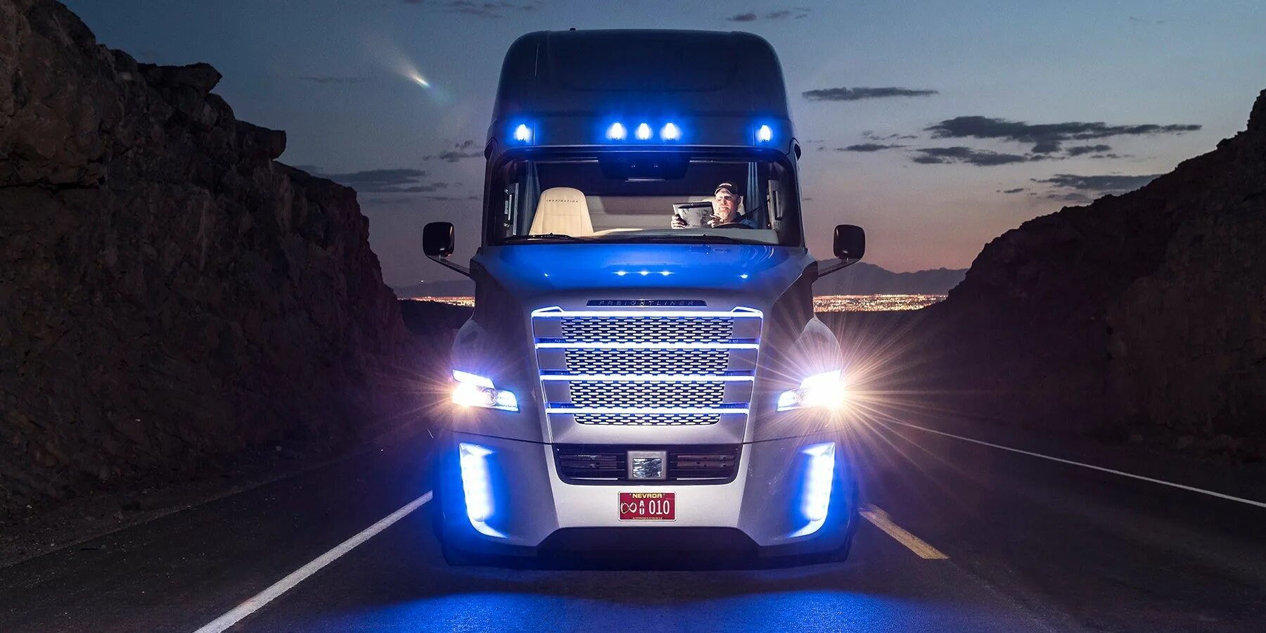 Дальнобойщик. В пути дальнобойщик слушать. Дальнобойщики на трассе. Хиты дальнобойщиков. Трос для грузовиков.