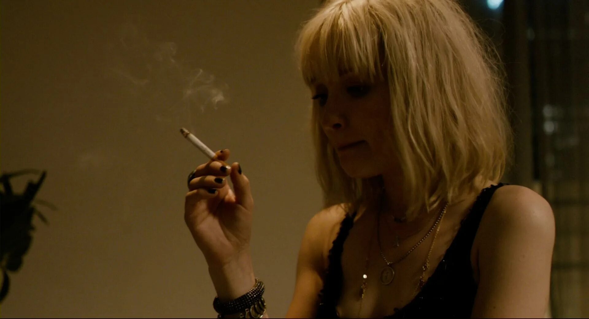 плюш фильм 2013. фильм зажги меня фото. зажги меня фильм 2013. эмили браунинг plush. эмили браунинг зажги меня.