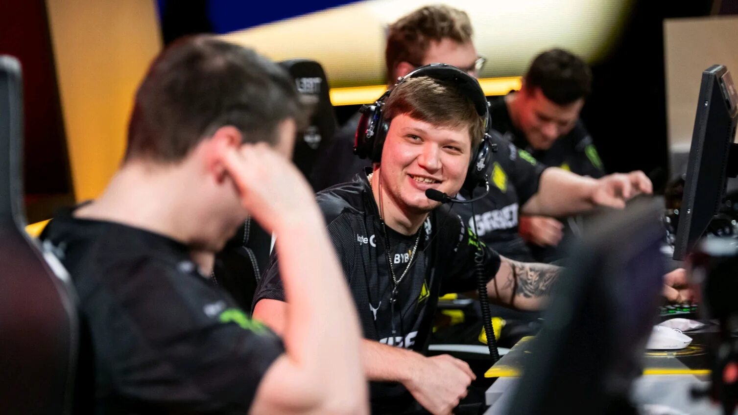 S1mple 2022. Симпл 2022. Симпл нави 2022. Симпл нави 2021. Прицел симпла в кс 2 2024