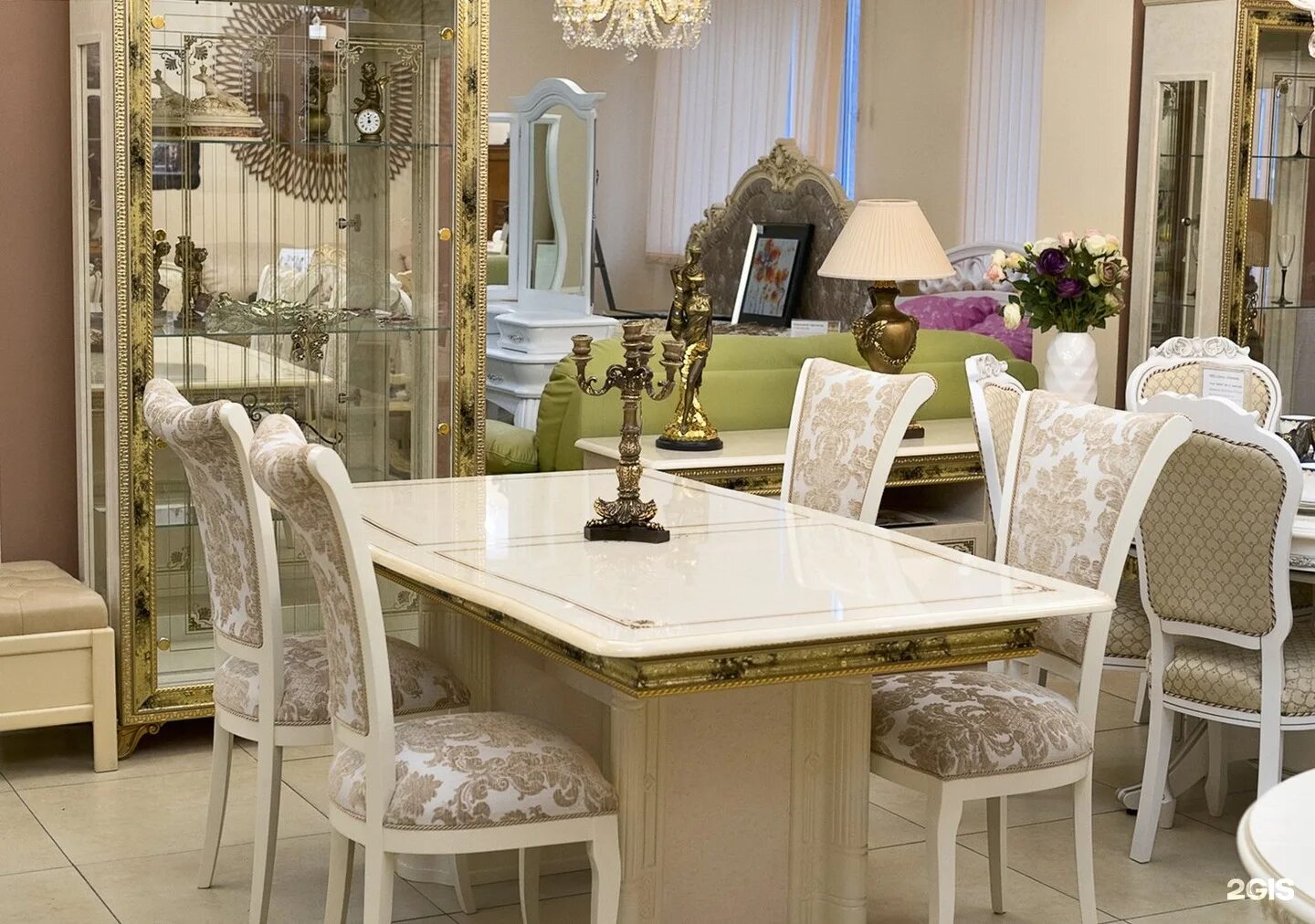 Большой стол для гостиной на 12 персон. Кухонный стол и стулья на 8 персон. Магазин 12 стульев уссурийск. Ar012 стол обеденный amaro. 12 стульев мебельный стулья.