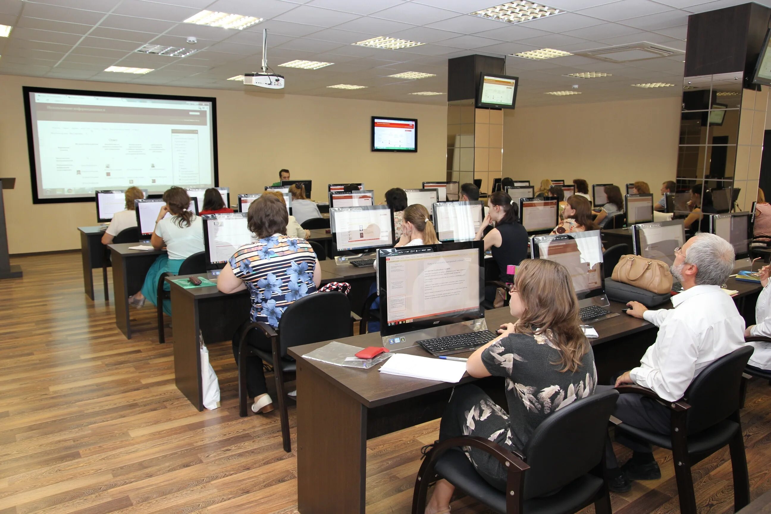 Курсы повышения квалификации иностранные языки. Переподготовка персонала. учебный центр. переобучение работников. повышение квалификации учителей.