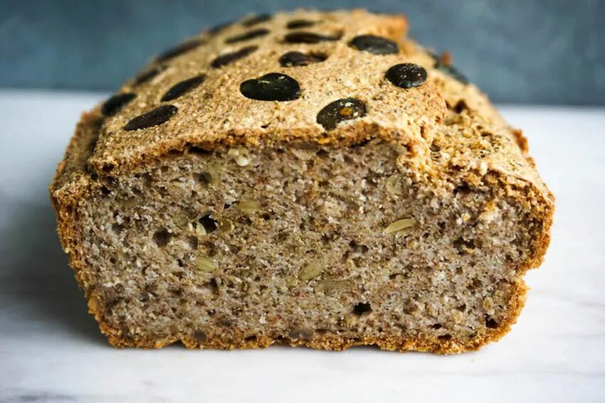 хлеб. хлеб из зеленой гречки рецепт в духовке. хлеб из пророщенной зеленой гречки. хлеб из зеленой гречки рецепт в духовке. хлеб из зеленой гречки состав.