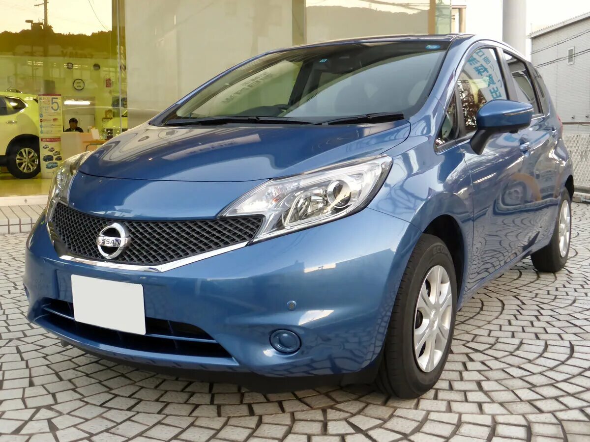 Nissan note 2016. Nissan Note e12. Ниссан ноут 2016. Ниссан ноте 2016. Nissan Note e12 2013.