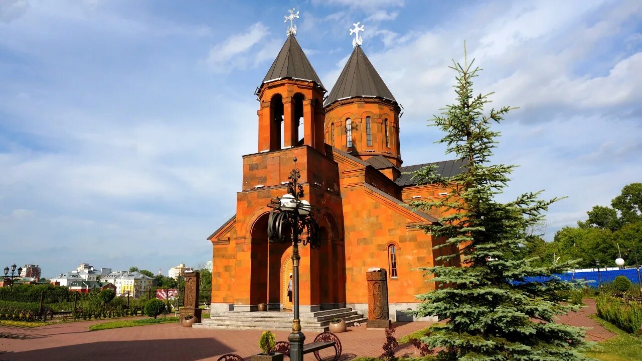 Армянский церковь фото YugNash.ru
