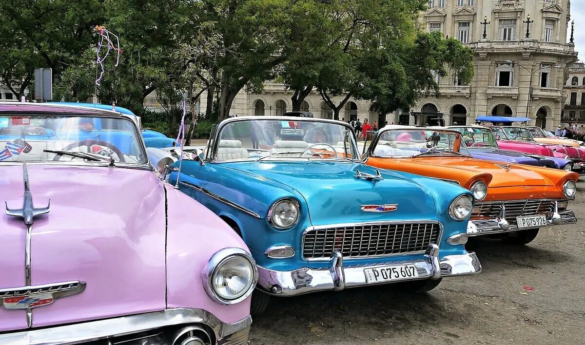 Куба варадеро машины. Chevrolet bel air куба. Варадеро гавана машина кабриолет. Кубинские ретро автомобили. Куба гавана варадеро.