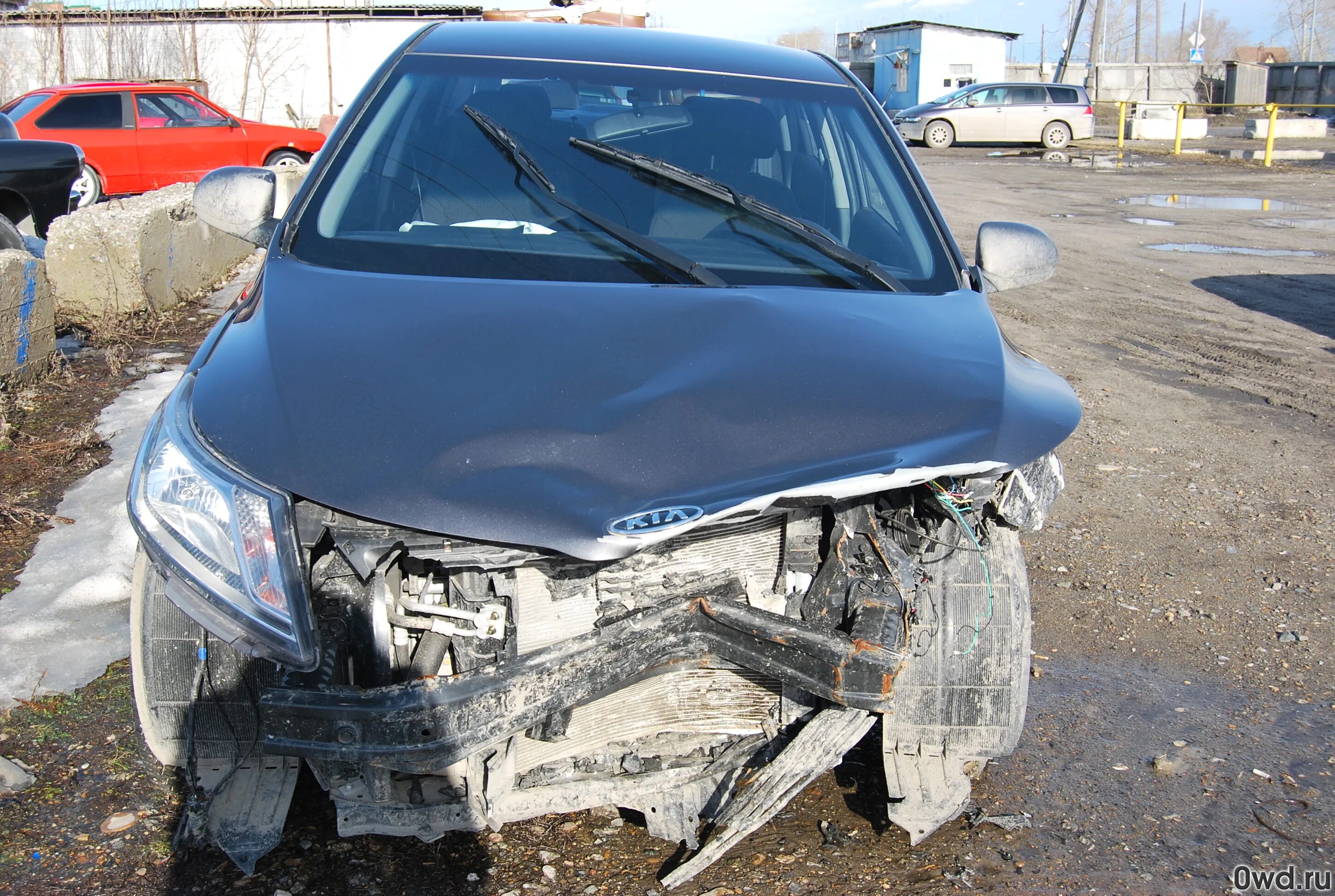 битые авто в тюмени. аварийные битые машины. аварийный автомобиль. битые авто в тюмени. разбитая тойота королла хэтчбек.