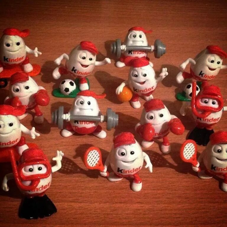 Детские коллекции игрушек. Детские коллекции игрушек. Фигурки из киндер сюрприза. Игрушки из киндеров. Киндер коллекция животных 2022.