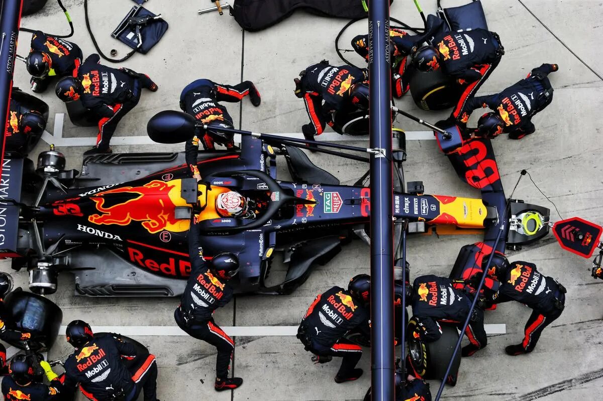 Пит стор. Пит стоп f1. Пит стоп Formula 1. Formula 1 Red bull Racing пит стоп. Формула 1 пит стоп вид сверху.