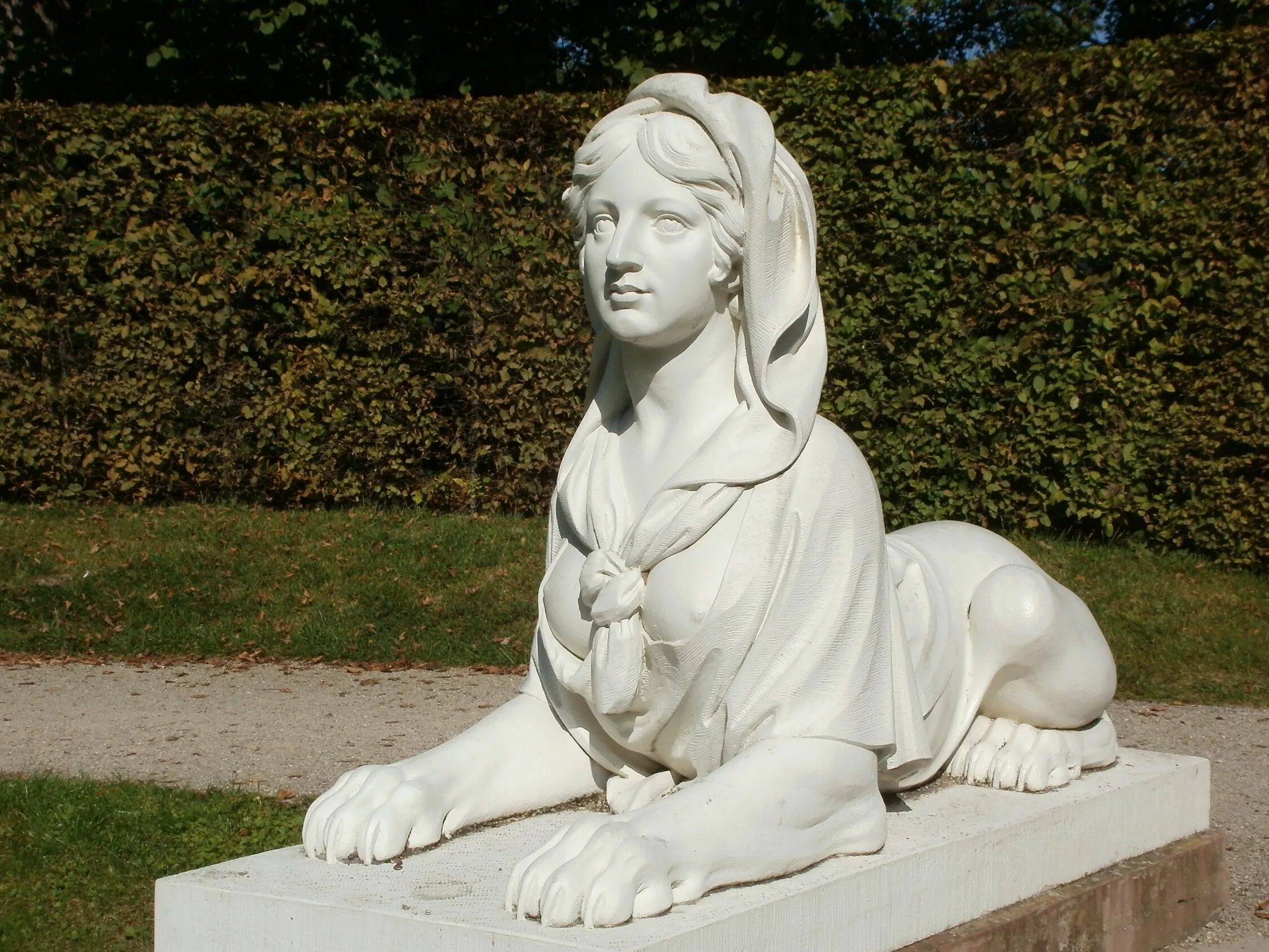 Фото статуя. Schwetzingen парк скульптуры. Скапильятура. Статуя. Античные статуи в парке.