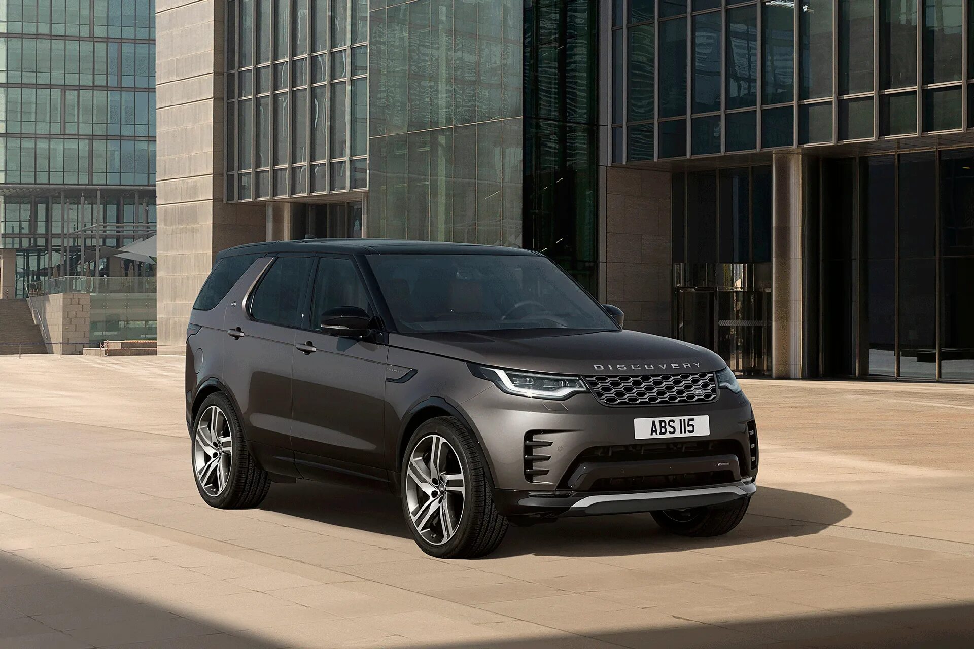 Discovery edition. Дискавери 4 черный black edition. Land rover discovery 4 hse luxury. Land rover discovery first edition. First discovery.