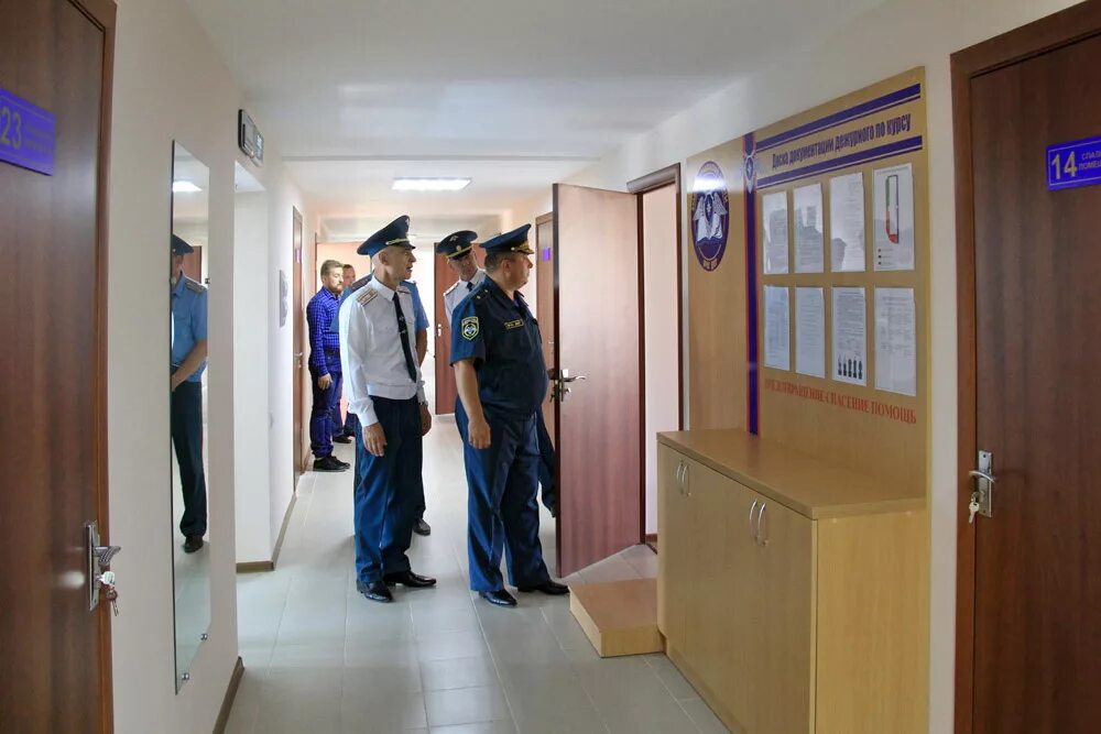 казарма мчс. казармы мчс. казарма мчс академии иваново. вольск военное училище казармы. академия мчс в казарме.