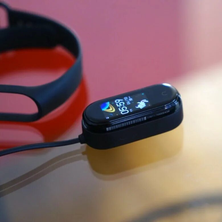 Mi Band 4. Фитнес-браслет Xiaomi mi Band 4. Браслет на Ксиаоми банд 4 с. Xiaomi mi Smart Band 4. Зарядку через час