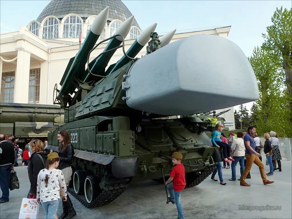 музей военной техники вднх. выставка техники вднх. амкодор. в москве прлшша выставка техники росгваодии на вднх. музей военной техники в москве на вднх.