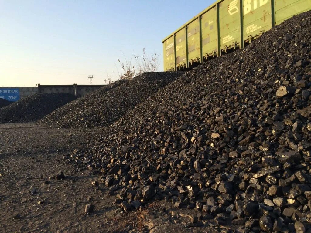 Доставке угля на дом. Грузовик с углем. Доставке угля на дом. Доставке угля на дом. Доставка угля.