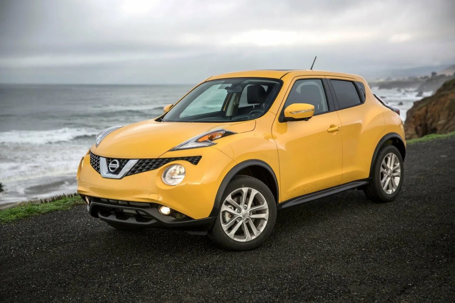 Женский кроссовер. Nissan Juke. Nissan Juke 2016. Nissan Juke 2020. Nissan Juke 2017.