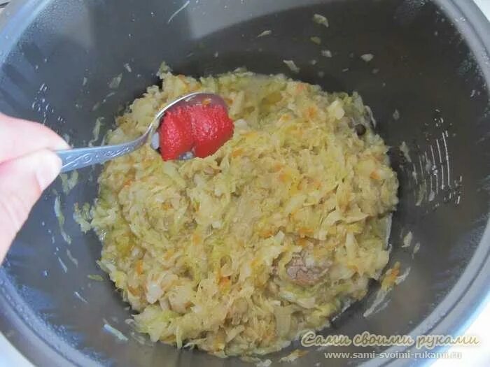 Как тушить капусту в мультиварке с мясом. Капуста в мультиварке тушёная поларис. Капуста с мясом в мультиварке. Как тушить капусту в мультиварке с мясом. Жареная капуста с мясом.