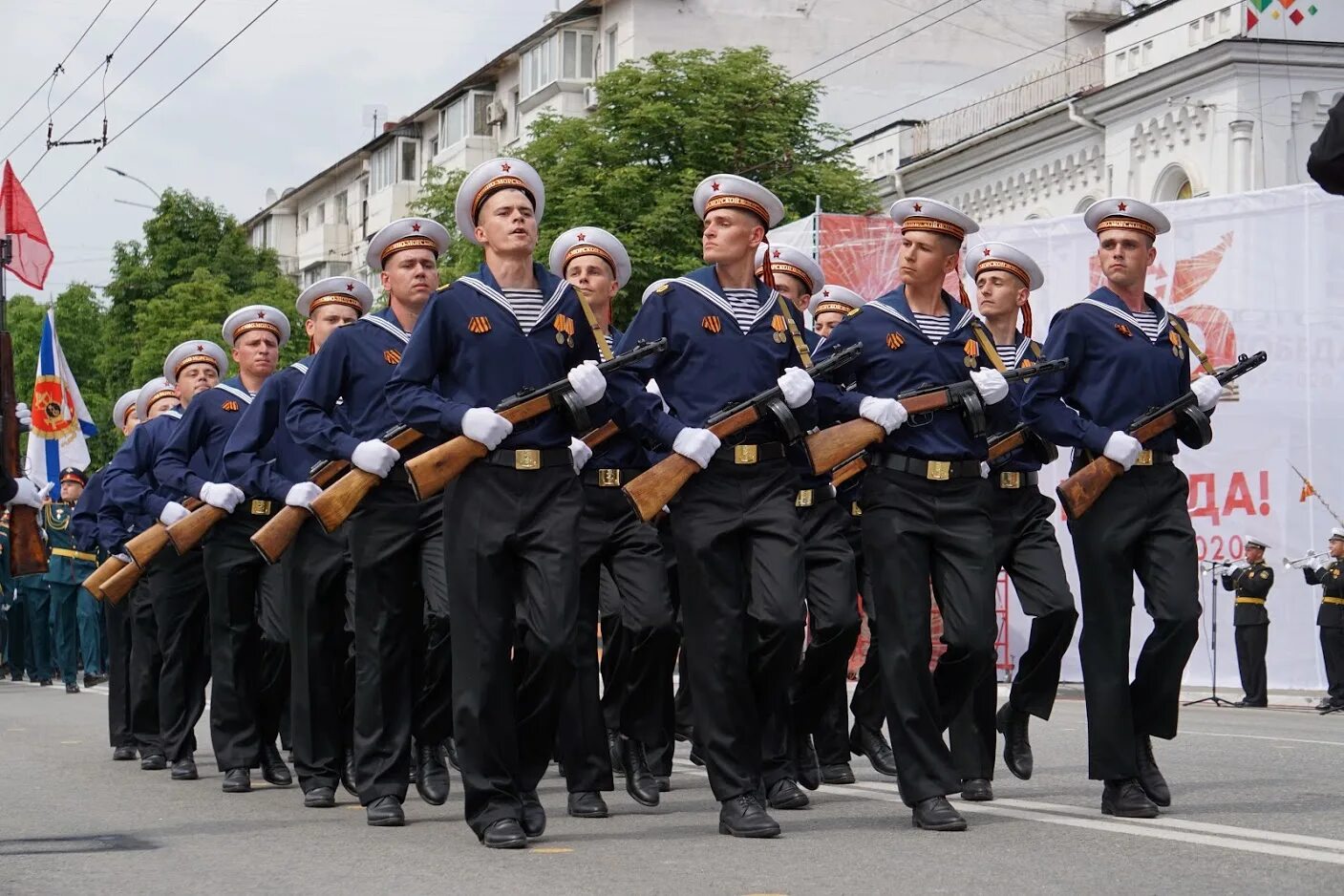 Какой праздник 10 апреля в крыму. Парад Победы в Севастополе 2021. Парад Победы Симферополь 2021. Парад в Симферополе 2021 9 мая. Парад Победы Симферополь 2019.