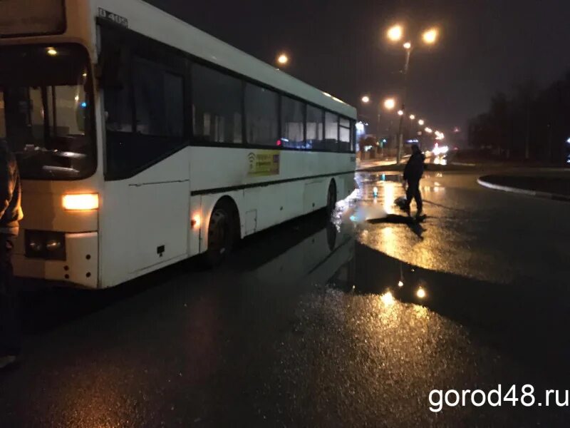 Маршрут мерседес 325 липецк. Маршрут мерседес 325 липецк. Автобус 325 липецк. Автобус 325 липецк ас 528 48. 325 автобус липецк остановки.
