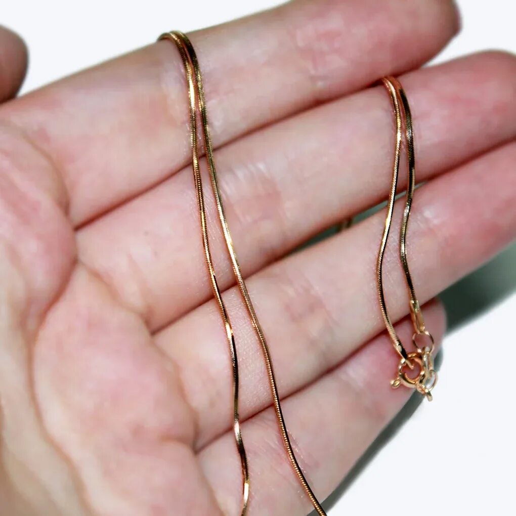 Как распутать узел на золотой цепочке You Only Need 3 Things to Untangle Any Necklace Untangle necklace, Tangled neckl