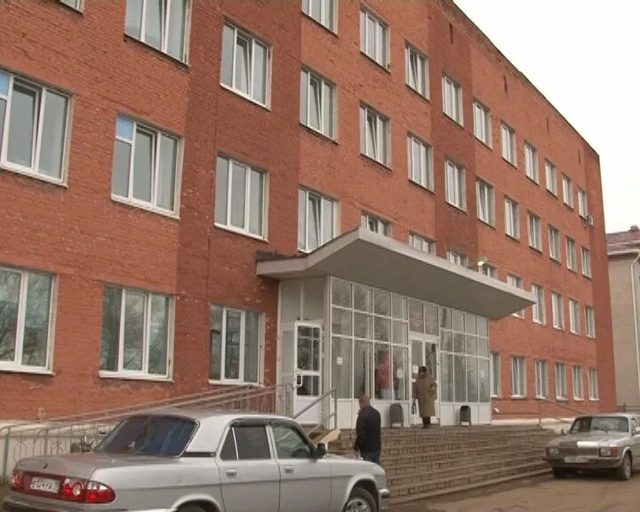 Поликлиника 8 ижевск детская поликлиника. Дежурный врач в детской поликлинике. Можга црб регистратура. Здания црб можга. Можга больница.