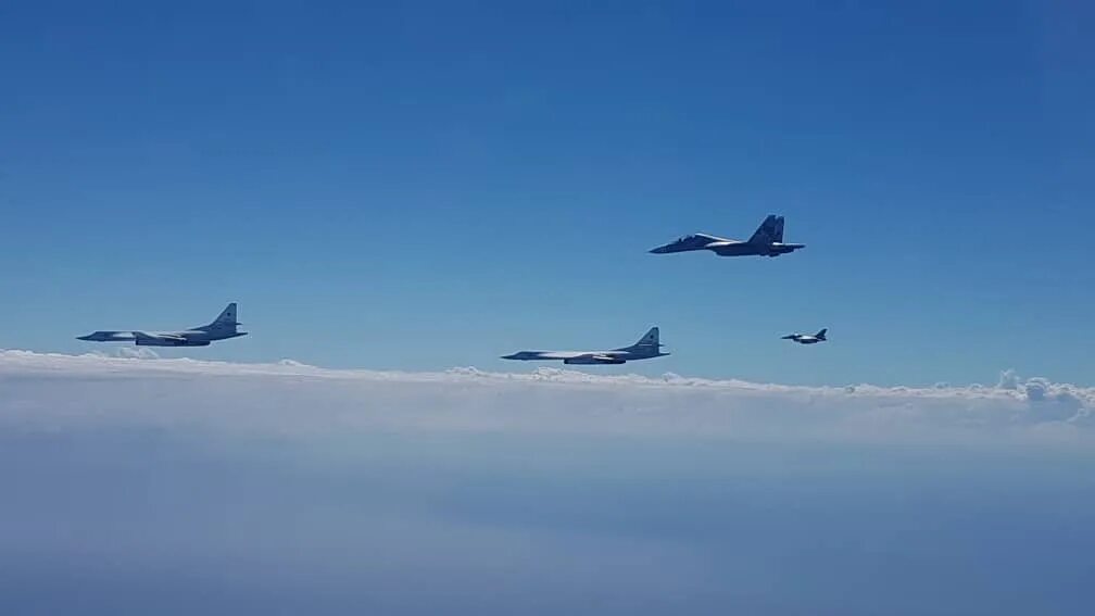 Египет воздушное пространство. Ту-160 патрулирование. F-16 ВВС Венесуэлы. Патрулирование океана с самолета. Патрулирование воздушного пространства.