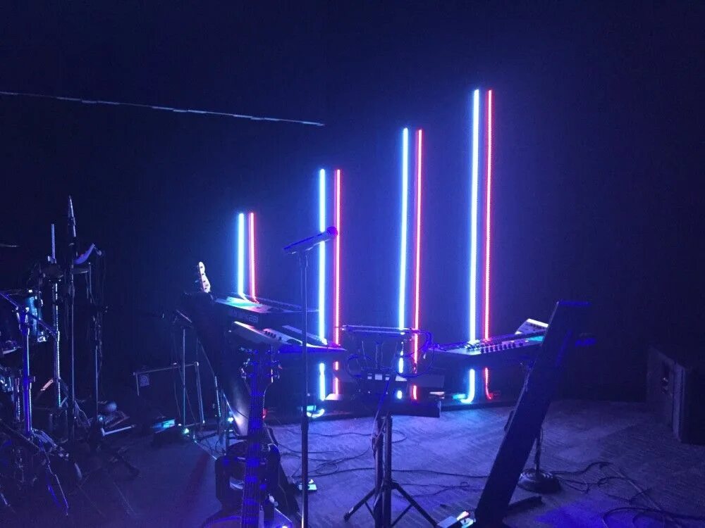 Стол свет на сцене. Light Stick Stage. Led Sticks Stage Design. Свет на сцене как называется. Elements lighting