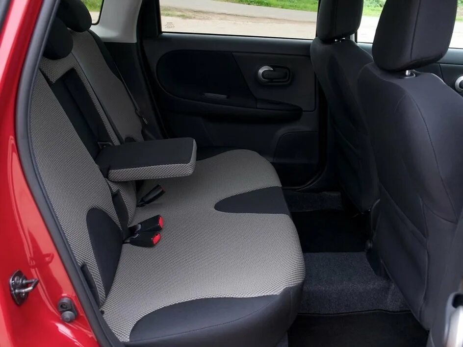 Заднее сиденье на ниссан ноут. Nissan note 2005 салон. Ниссан микра задние сиденья. Nissan micra 2018 салон. Каркас сиденья ниссан ноте е11.