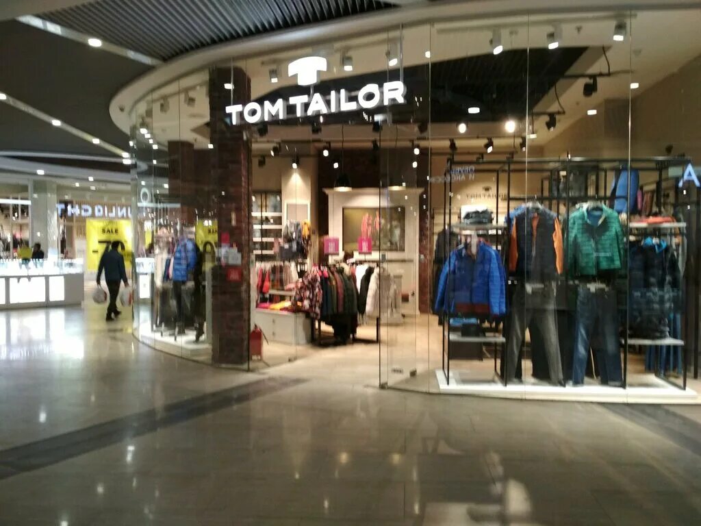 Tom Tailor Меганом Симферополь. Том Тейлор магазин. Tom Tailor Москва. Tom Tailor одежда. Том тейлор адреса