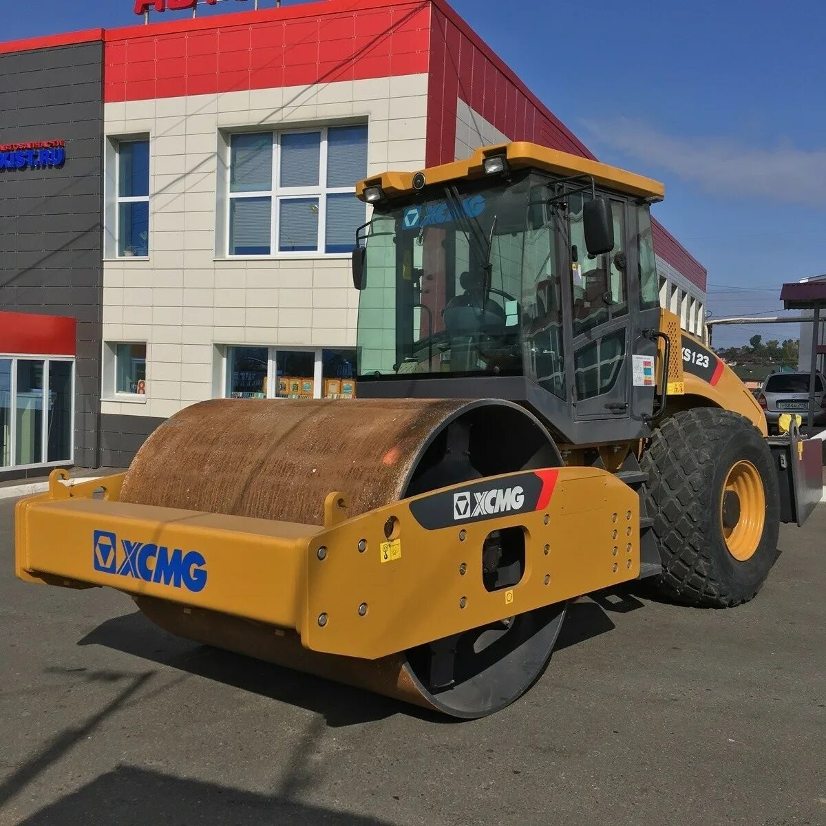 Виброкаток xcmg xs123. Каток xcmg xs143. Каток xcmg xs143. Каток xcmg xs123. Каток xcmg xs123.