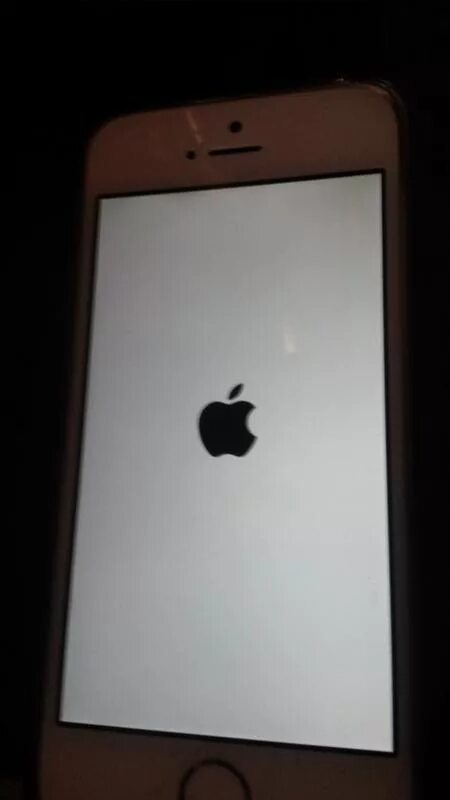 Iphone 14 pro не включается