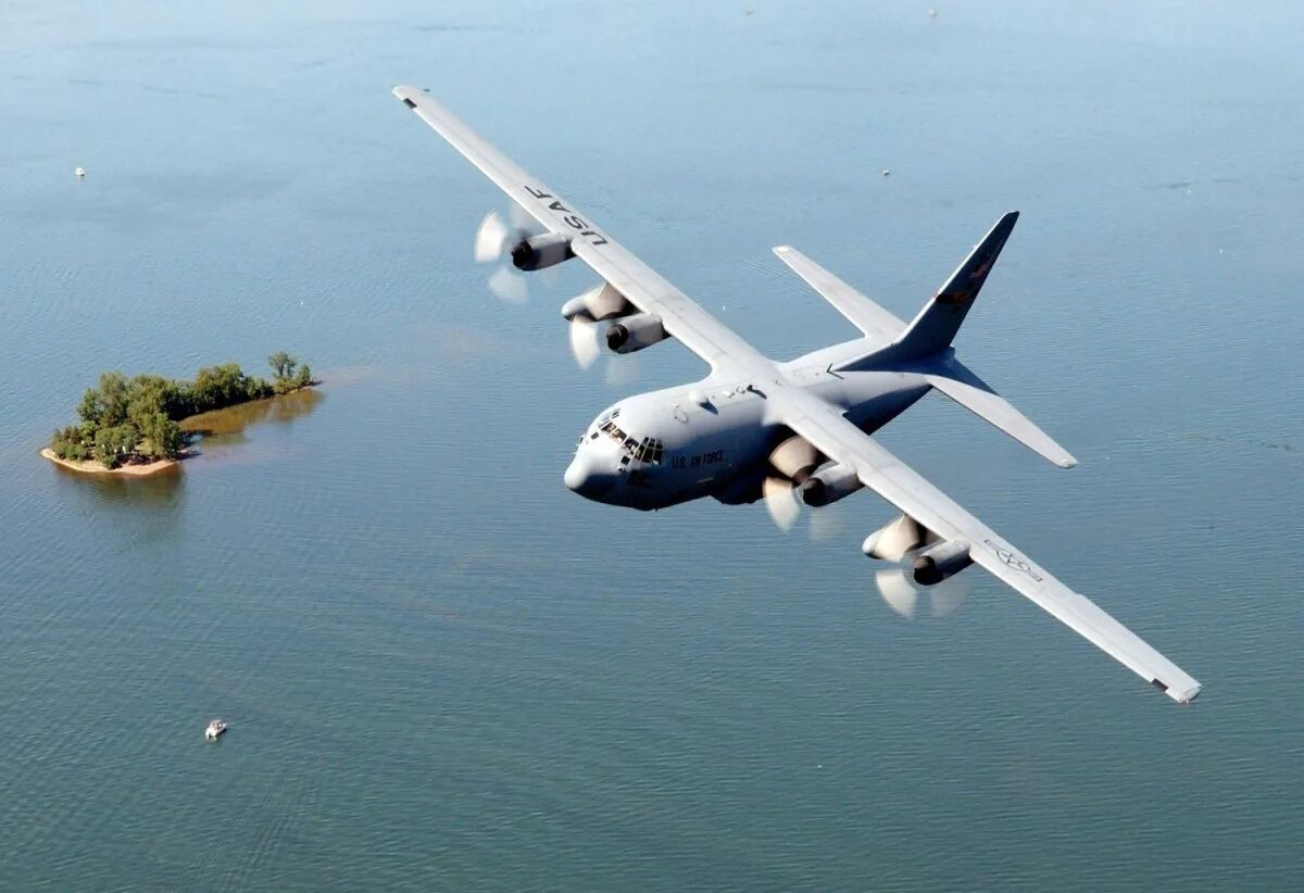 C 130. Самолет hercules c130. самолет c-130 геркулес. локхид c-130. локхид c-130 «геркулес».