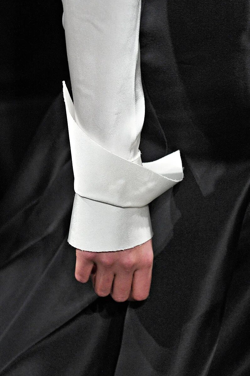 Высокие манжеты на рукавах. Манжет рубашки. Высокий манжет. Манжета женская рубашка размеры. Высокий манжет.