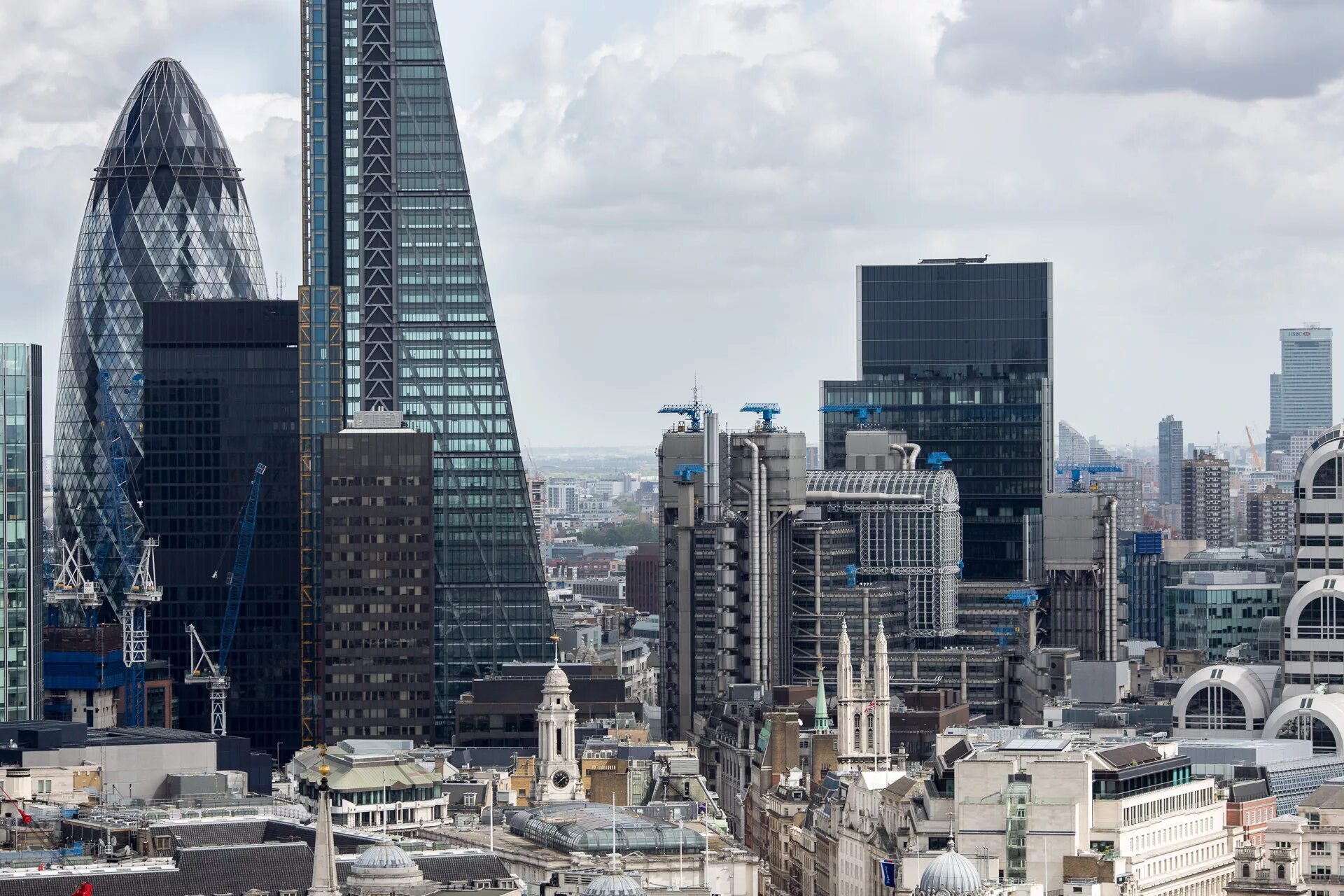 Лондон Скай Билдинг. Лондон Сити небоскребы. Небоскреб Leadenhall building. Люксембург высотки.