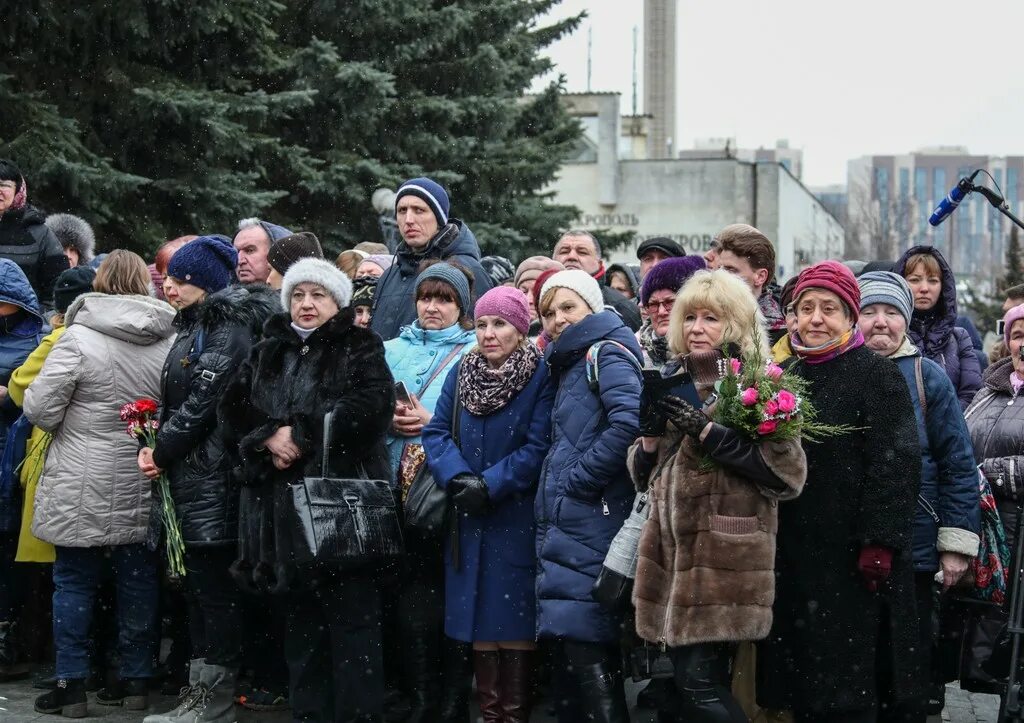 Похоронили певицу. Долина на похоронах Началовой. Прощание с Началовой. Церемония прощания с Юлией Началовой.